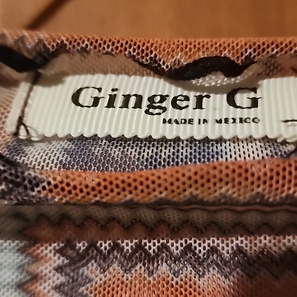 Mesh Square Pattern Top - Picture 3 of 3